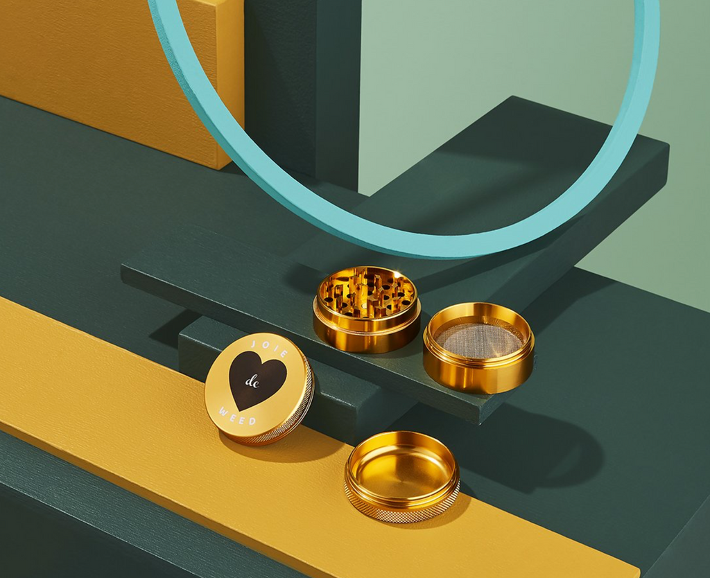 Rogue Paq Gold-tone Herb Grinder